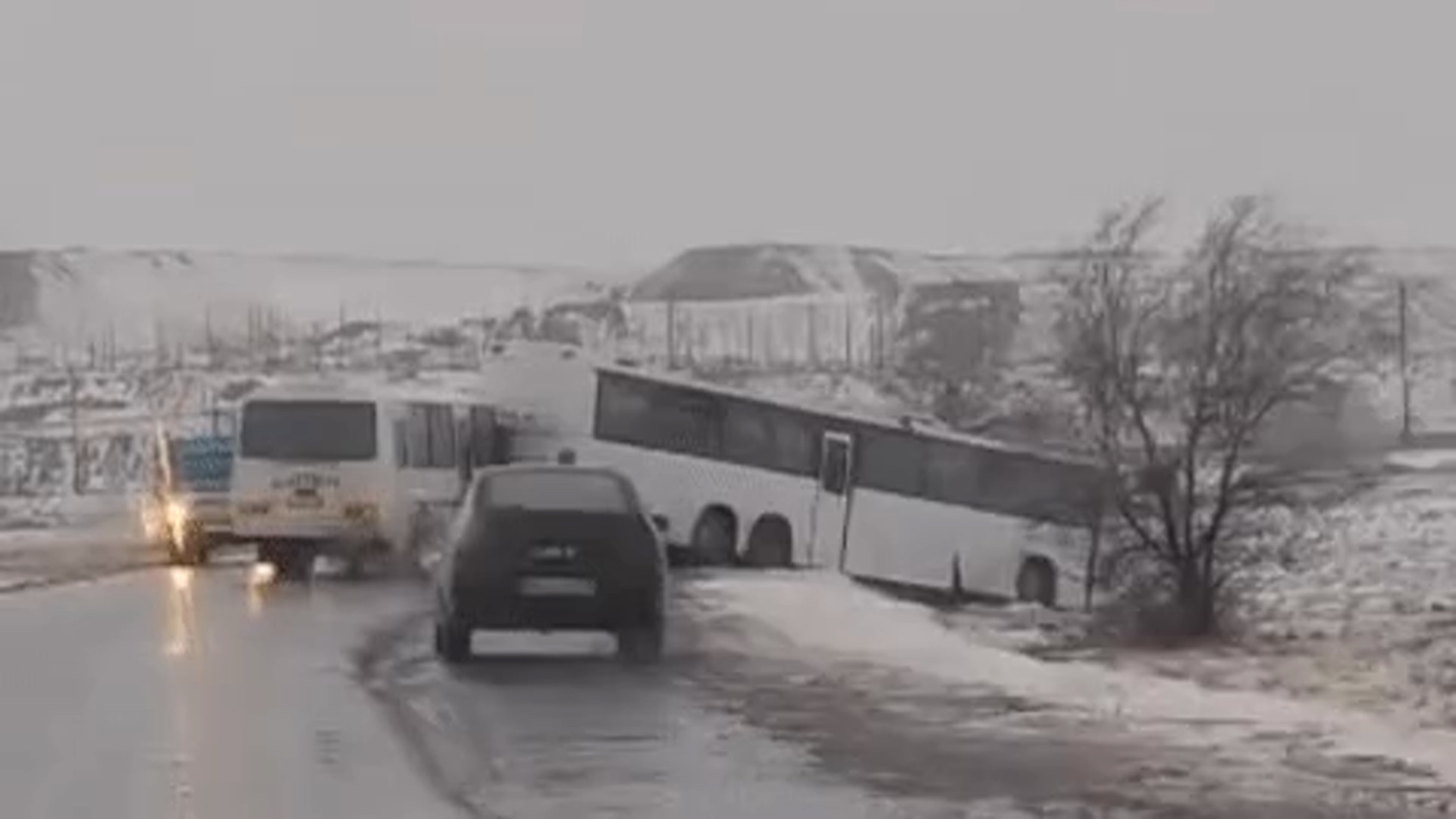 Давайте съедем 2023. Автобус провалился в Павлодарской области. Шидерты Павлодарская область. Сход Лавин на дороги и трассы.
