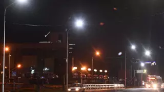 Рабочие, обслуживавшие уличные фонари в Алматы, пятый месяц не могут получить зарплату