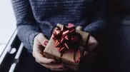 5 способов намекнуть о желаемом подарке на Новый год перечислила психолог