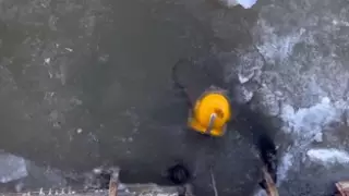 Как чистят трубы ото льда на водозаборе, показали в акимате Атырау