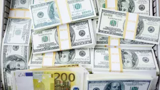 Курс доллара снизился на 2 тенге: итоги торгов 12 декабря