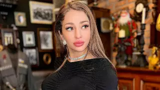 "Закрывайте тренд, это пушка". Ангелина Лукас показала редкие фото