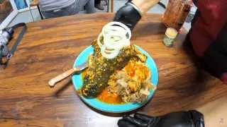 Иностранец съел голову барана и внес блюдо в свой топ-10