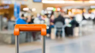 Мужчину без признаков жизни нашли в кафе аэропорта