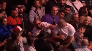 Топ-бойцы UFC подрались во время турнира с Шавкатом Рахмоновым