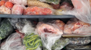 5 продуктов, которые становятся полезнее после заморозки, назвал врач