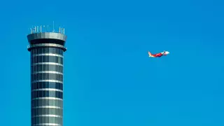 Что угрожает безопасности полетов в Казахстане, рассказал министр транспорта