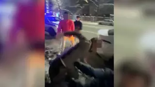 Нападение на полицейских сняли на видео в Алматы