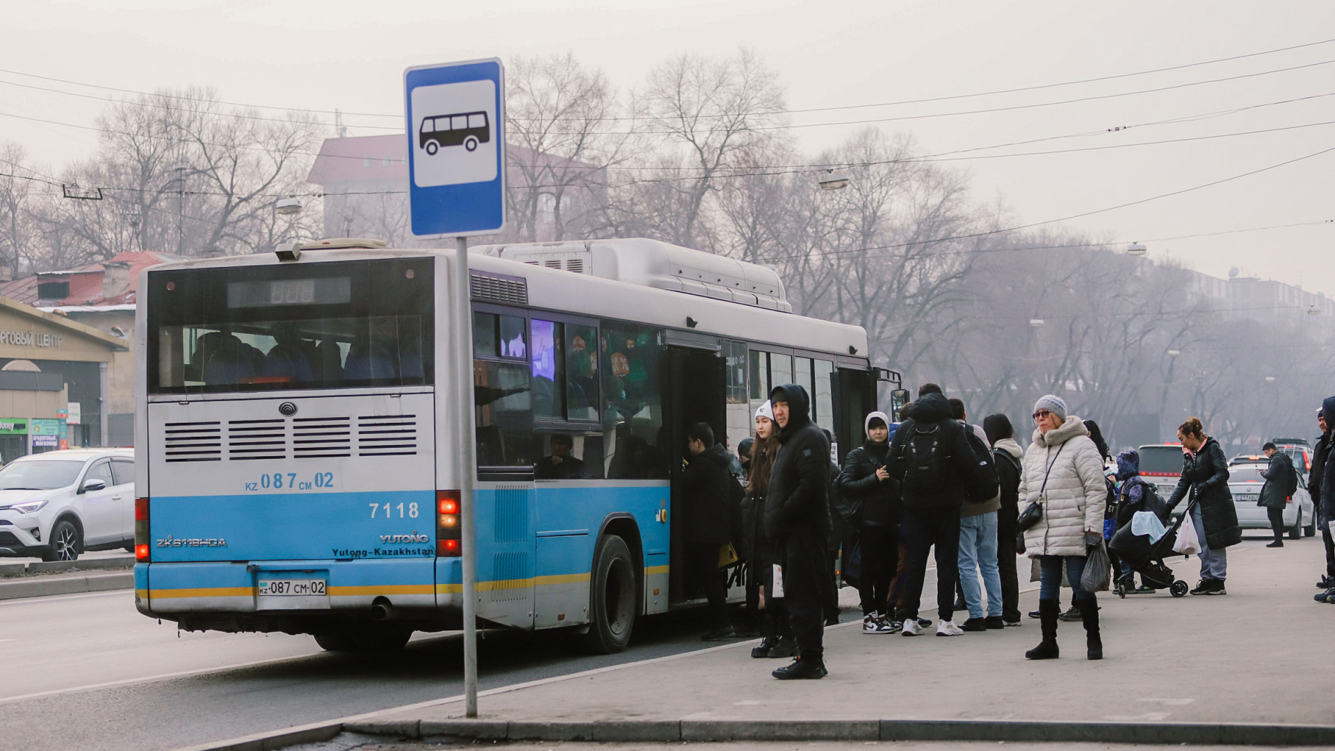 Почему алматинцы долго ждут автобусы на остановках, ответил Досаев: 21  декабря 2023 13:51 - новости на Tengrinews.kz