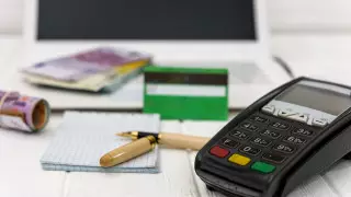 В какие страны казахстанцы переводили деньги в 2023 году