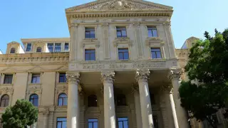 Двух сотрудников посольства Франции выслали из Азербайджана