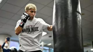 Звездный легковес брутально нокаутировал соперника и вошел в историю