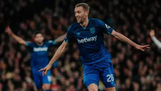 Судья ошибся? Матч за лидерство в АПЛ завершился с неожиданным исходом