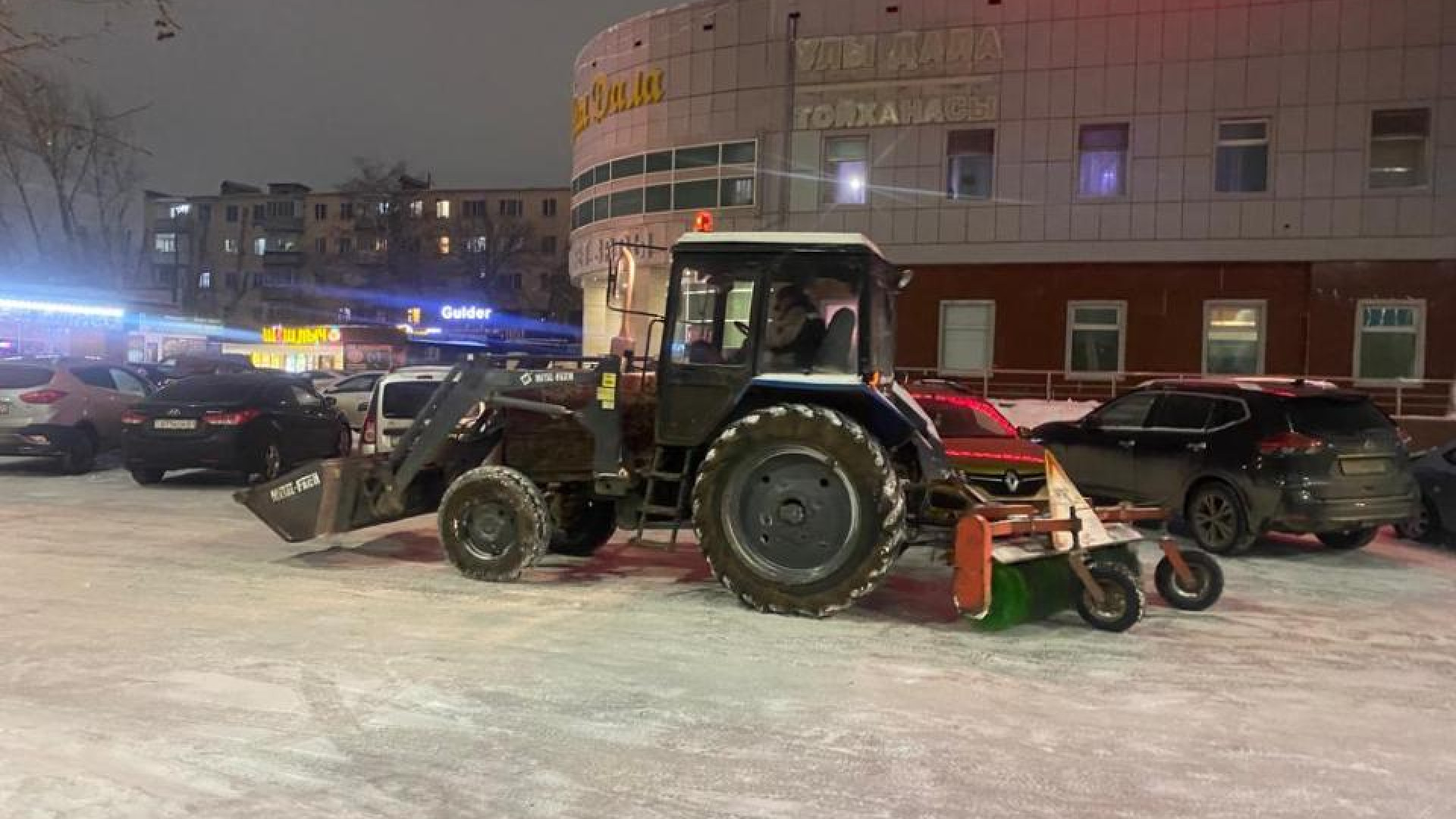 Городские службы Астаны перешли на усиленный режим работы: 30 декабря 2023  02:22 - новости на Tengrinews.kz