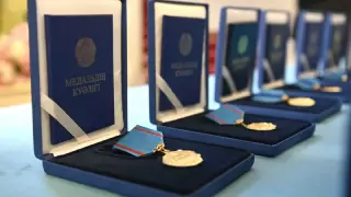 "Жәрдемақы, тегін билет". Мемлекеттік марапат алғандарға қандай сыйақы, жеңілдік беріледі?