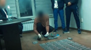 Как задерживали замакима района в Алматы - опубликовано видео