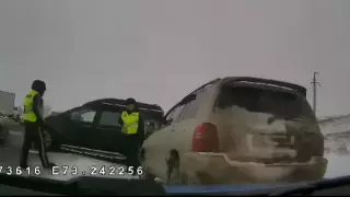 "Применили прием самбо": 100-километровую погоню полицейских сняли на видео