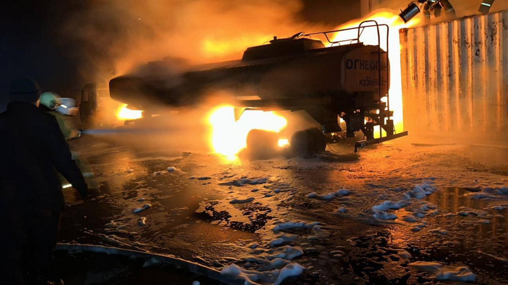 Взрыв цистерны с бензином предотвратили в Карагандинской области