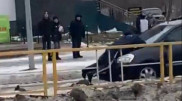 Водителя, "прокатившего" на капоте полицейского, осудили в Рудном