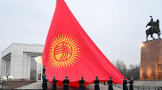 Кыргызстанские чиновники дважды за день обновили фото в соцсетях