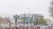 Толпа устроила давку из-за бесплатной одежды в Узбекистане