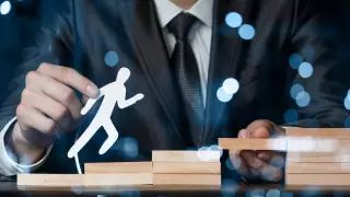 Как правильно просить о повышении на работе, рассказала эксперт