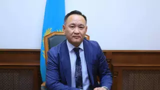 Экс-акима Актау оштрафовали