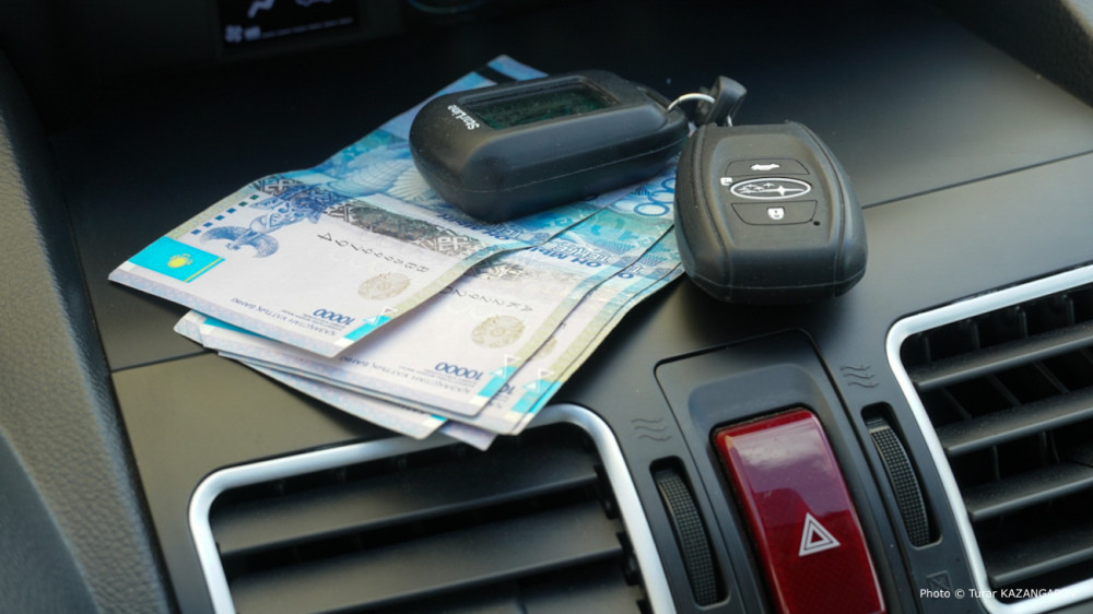 Дававших взятки на дорогах водителей осудили в Алматинской области