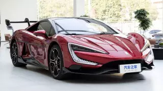 Появились "живые" фото китайского суперкара мощностью 1300 лошадей