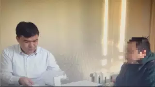 Сотрудник банка повесил на клиентов кредиты в Туркестанской области