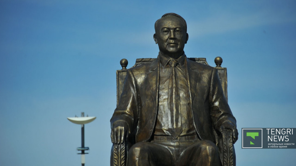 Что будет с остальными памятниками Назарбаеву в Астане