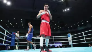 Как Головкин и Усик: тренер высказался о боксере-сенсации из Казахстана