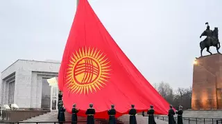 Бегство депутата, обыски в СМИ и заявление Жапарова: политолог объяснил события в Кыргызстане