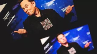 Илон Маск сознался в "подделке" видеоролика с роботом Optimus