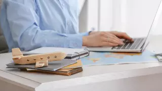 На 100 миллионов тенге обманула жителей Усть-Каменогорска местная турфирма