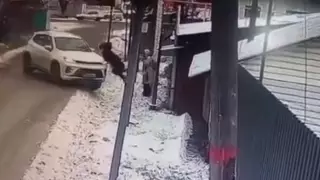 Наезд на школьницу в Талгаре: момент попал на видео