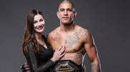 Чемпион UFC расстался с девушкой: боец раскрыл тайну своей спутницы