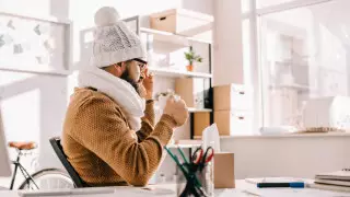 Имеют ли право казахстанцы уйти с работы, если в офисе холодно