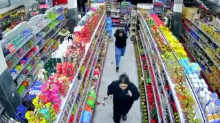 Алматинцы укрывались в супермаркетах во время землетрясения