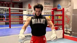 Известный боец поп-ММА выпал с 10-го этажа: подробности