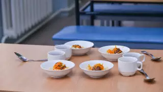 "Дети мерзнут и плохо питаются": родители пожаловались на условия в интернате в Карагандинской области