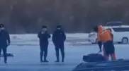 Водитель погиб, провалившись под лед в Атырау