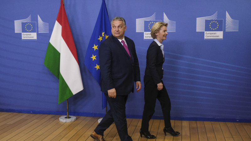 Председатель Комиссии ЕС Урсула фон дер Ляйен и премьер-министр Венгрии Виктор Орбан. ©️ Ale_Mi/depositphotos.com