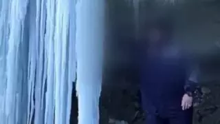 Мужчина разрушил зимнюю природную достопримечательность в Мангистау