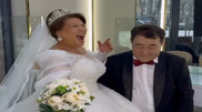 63-летняя алматинка в свадебном платье восхитила соцсети