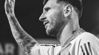 Скандал в Гонконге: фанат "вырубил Месси" за лицемерие