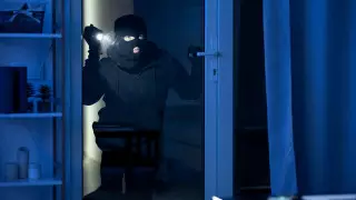 Следят в соцсетях: чьи квартиры выбирают воры в Алматы