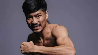 Непобежденный боксер из Казахстана получил соперника на бой за два титула