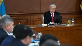 Президент заявил о перекосах на рынке сотовой связи в Казахстане