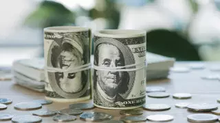 Курс доллара упал еще на 2 тенге